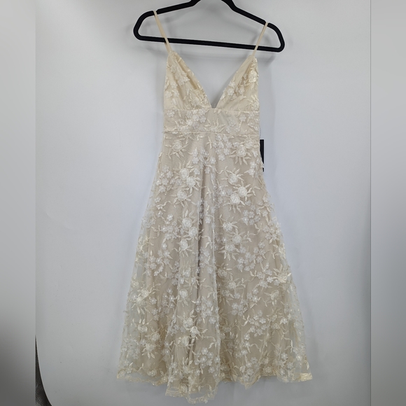 Lulu's Dresses Nwt Lulus Flourishing Embroidered Lace Fit Flare